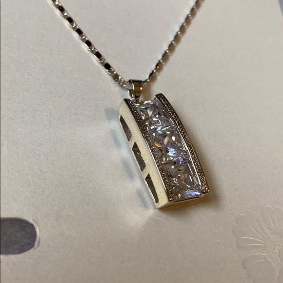 Gorgeous set of Necklace and Earrings with zircon - Picture 1 of 7